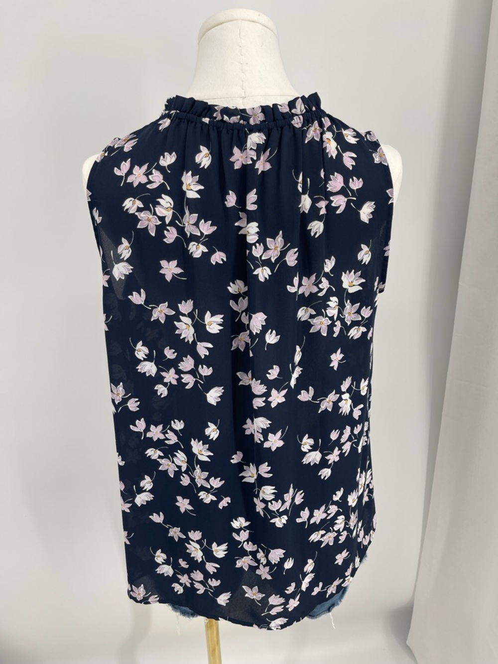 LOFT Floral Medium Sleeveless Top Coquette Grandmacore Cottagecore Dark Floral - Picture 4 of 9